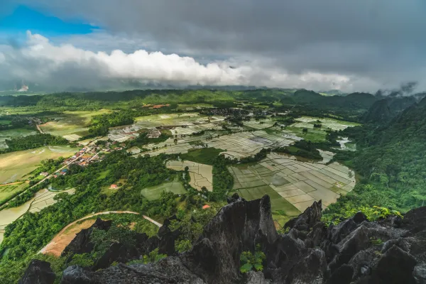 ການຮຽນປີນຜາຢູ່ທີ່ວັງວຽງ - ເຄິ່ງມື້