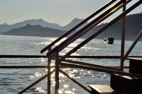 ລ່ອງເຮືອໄປນ້ຳຕົກຕາດກວາງຊີ ພ້ອມກັບຮັບປະທານເຂົ້າທ່ຽງກັບ ເຮືອ Khopfa