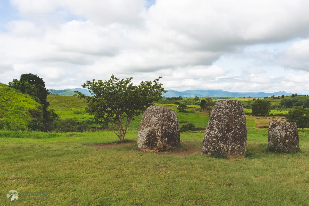 石臼平原（PLAIN OF JARS）