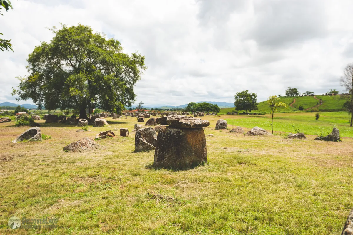石臼平原（PLAIN OF JARS）