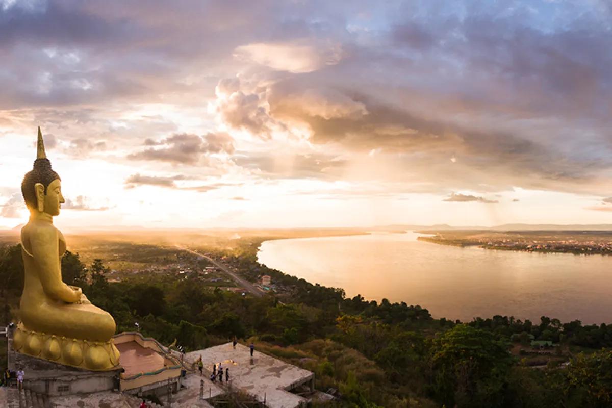 วัดพูสะเหลา (พระพุทธรูปทองคำ)