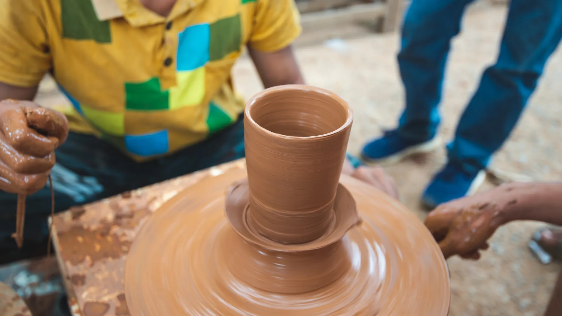 与克莱合作创造美丽的船只。