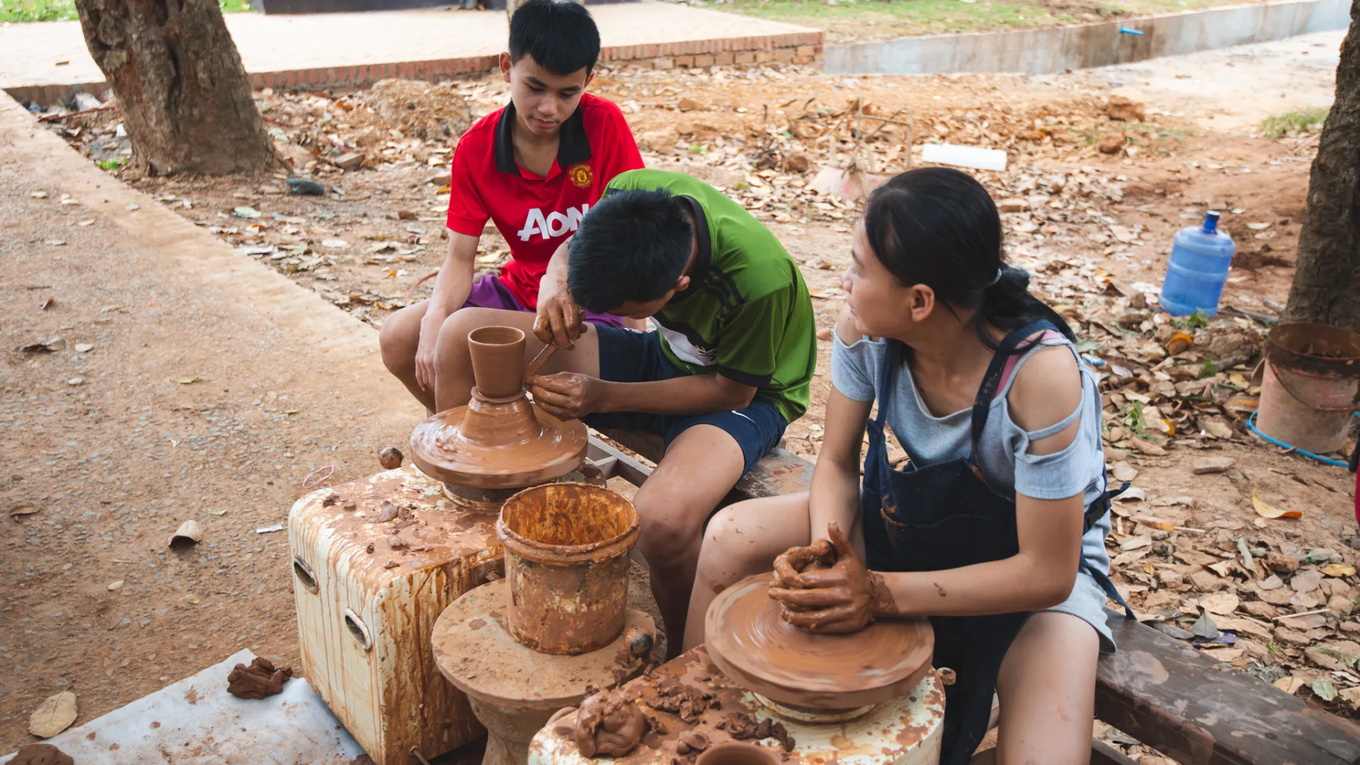 与克莱合作创造美丽的船只。