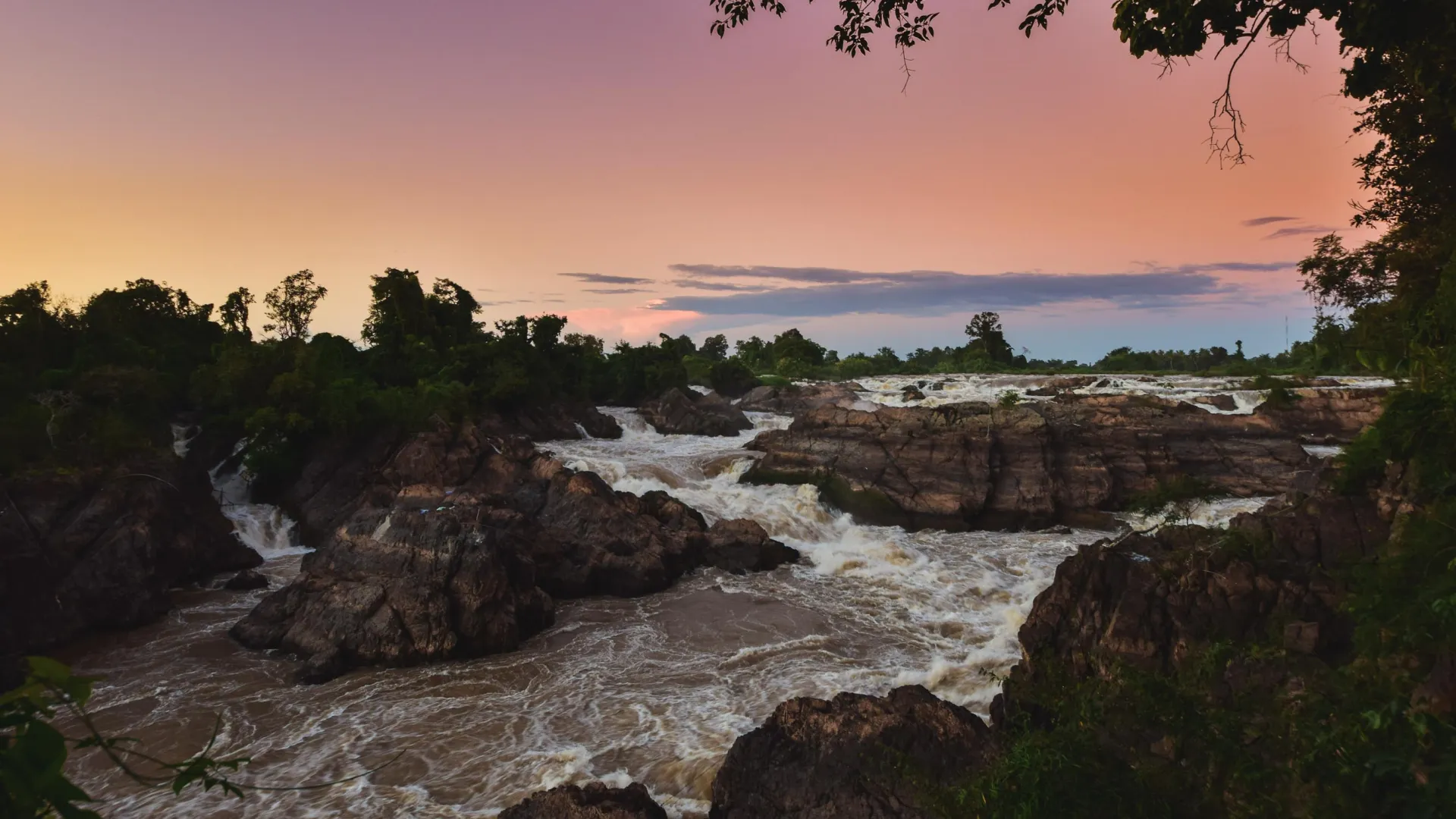 Don Det and Don Khone at Sunsets time.