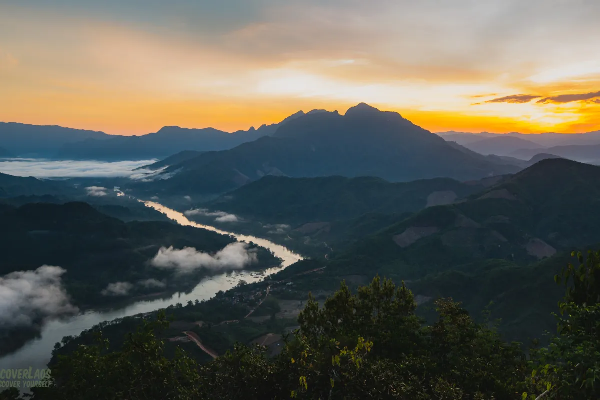 Pha Daeng Viewpoint at sunrise