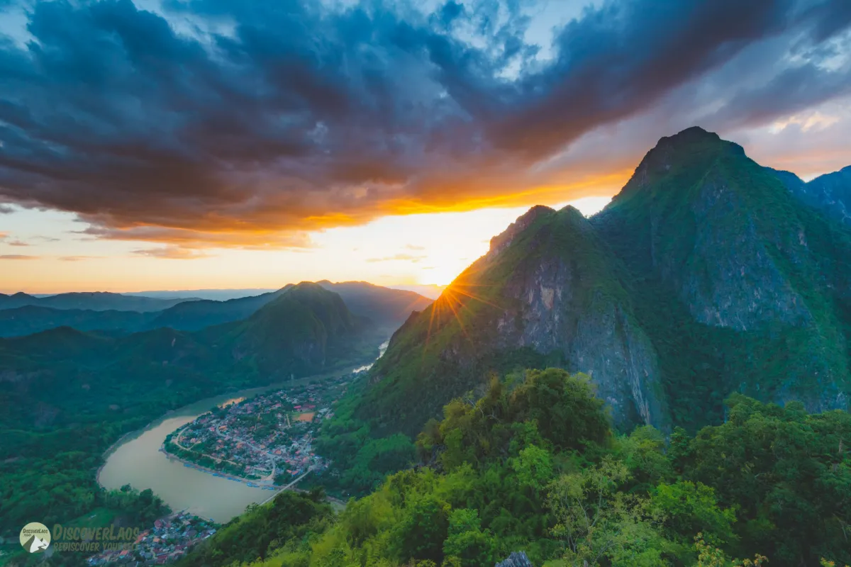 Pha Daeng Viewpoint at sunset time