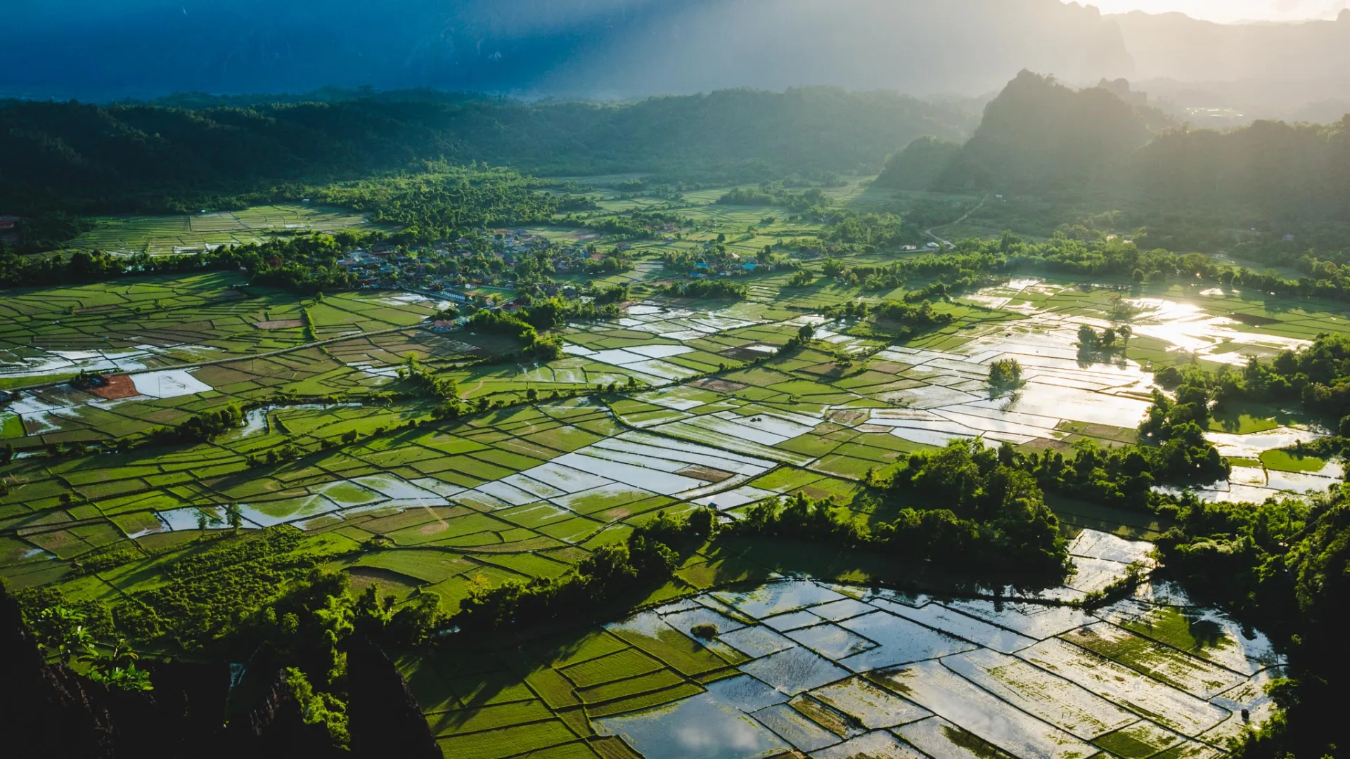 Pha Ngeun (Silver Cliff)