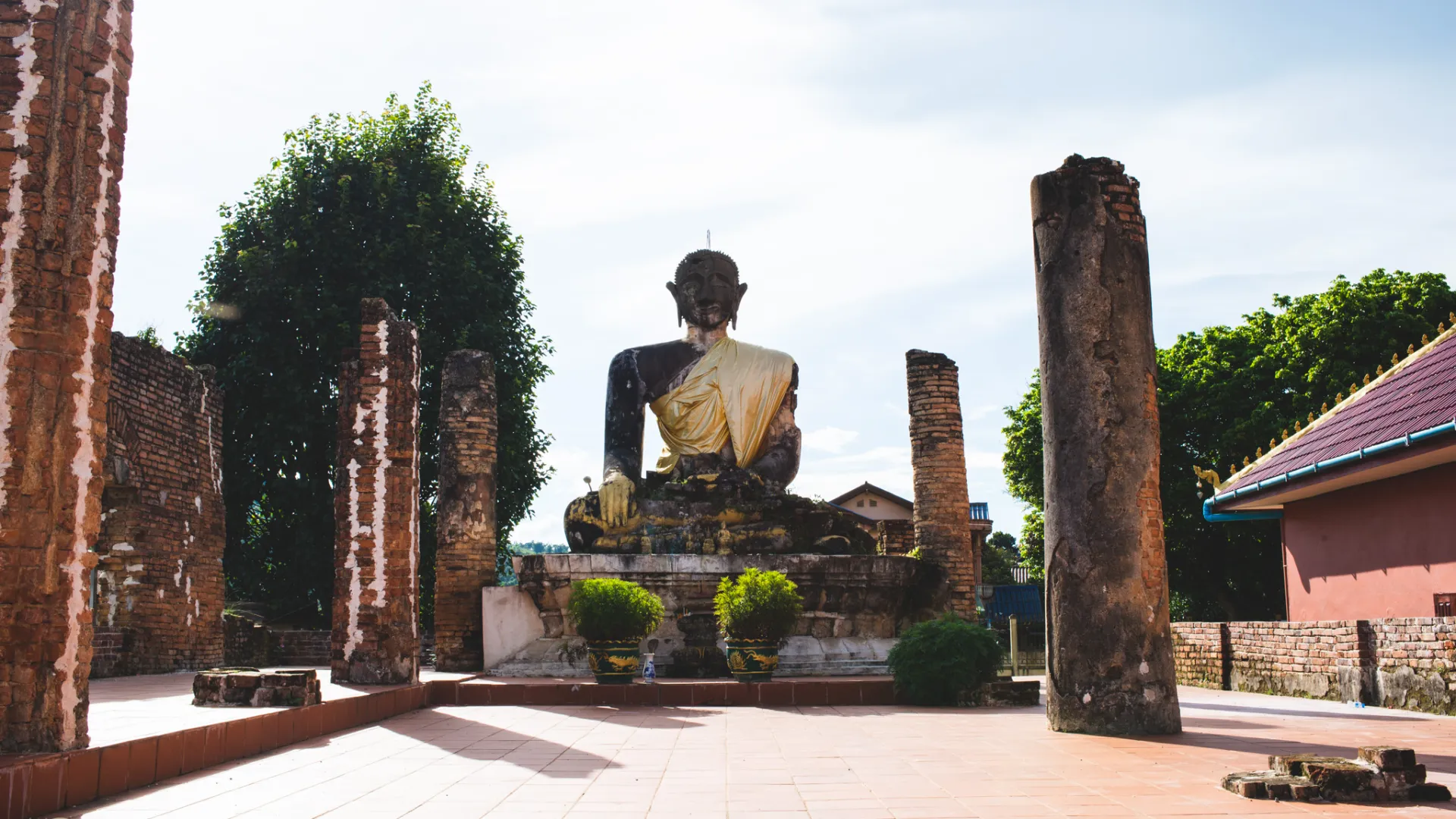 菲阿瓦特神庙（PHIAVAT TEMPLE）