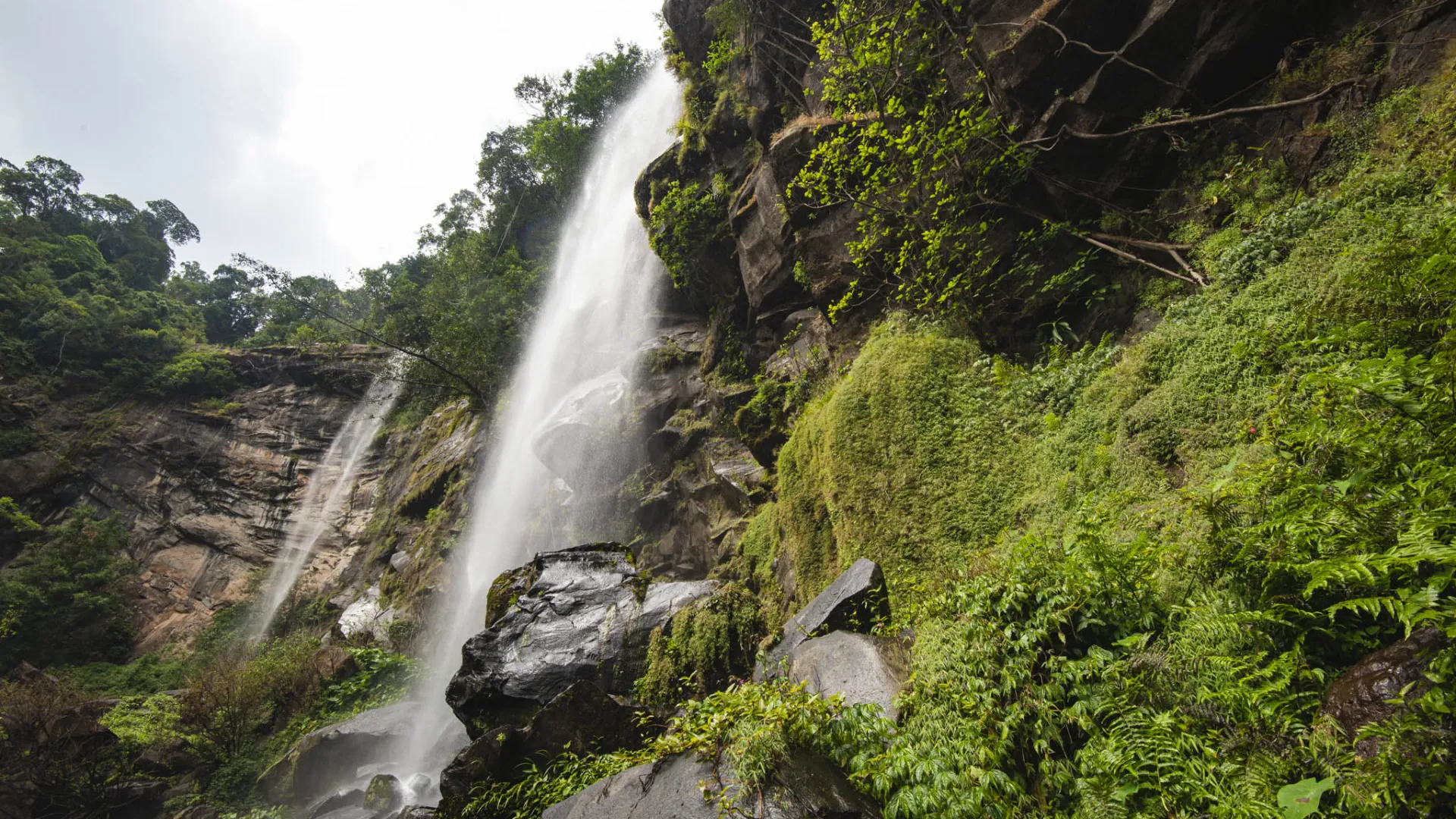 萨南（SA NAM）瀑布