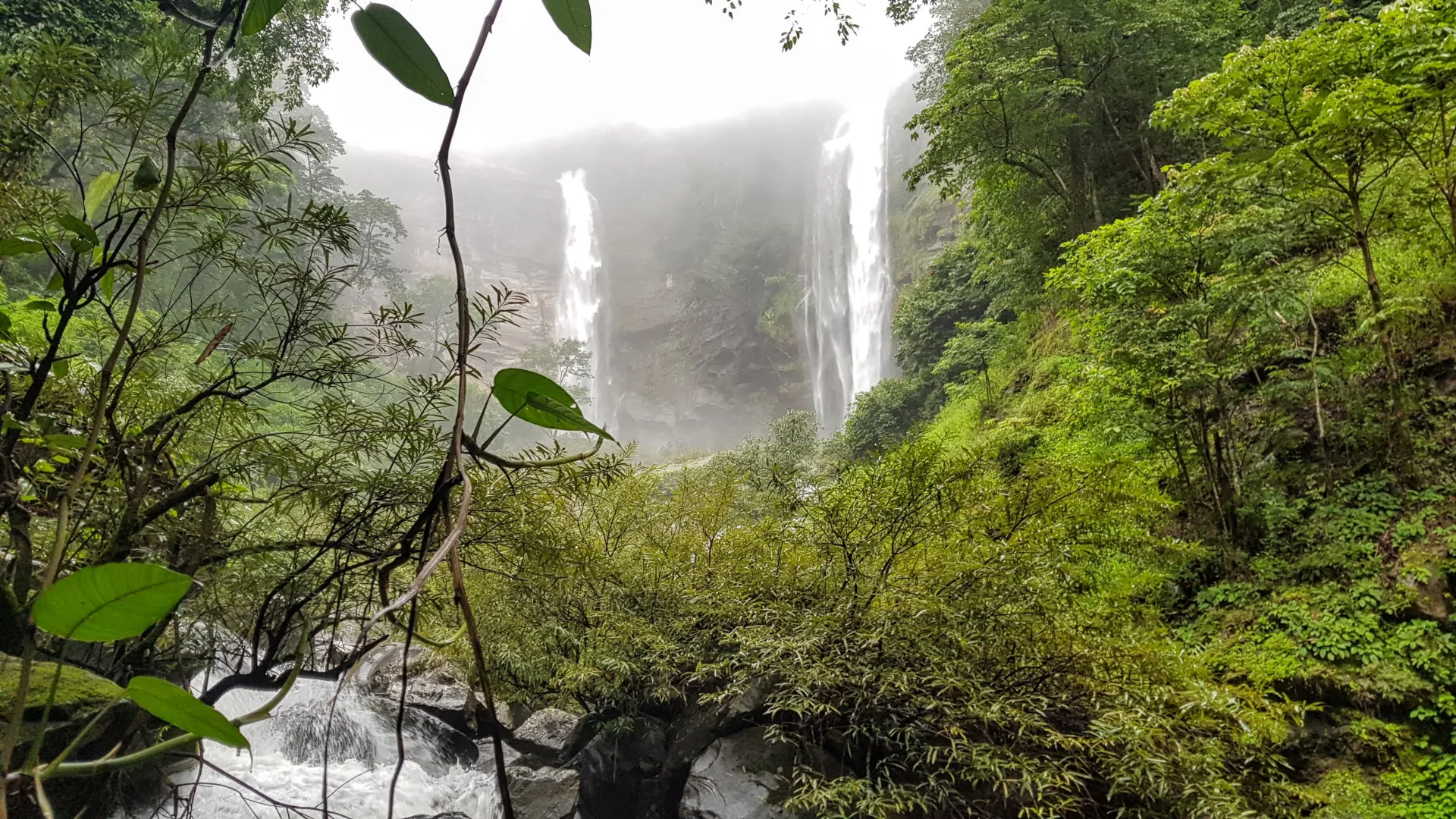 萨南（SA NAM）瀑布
