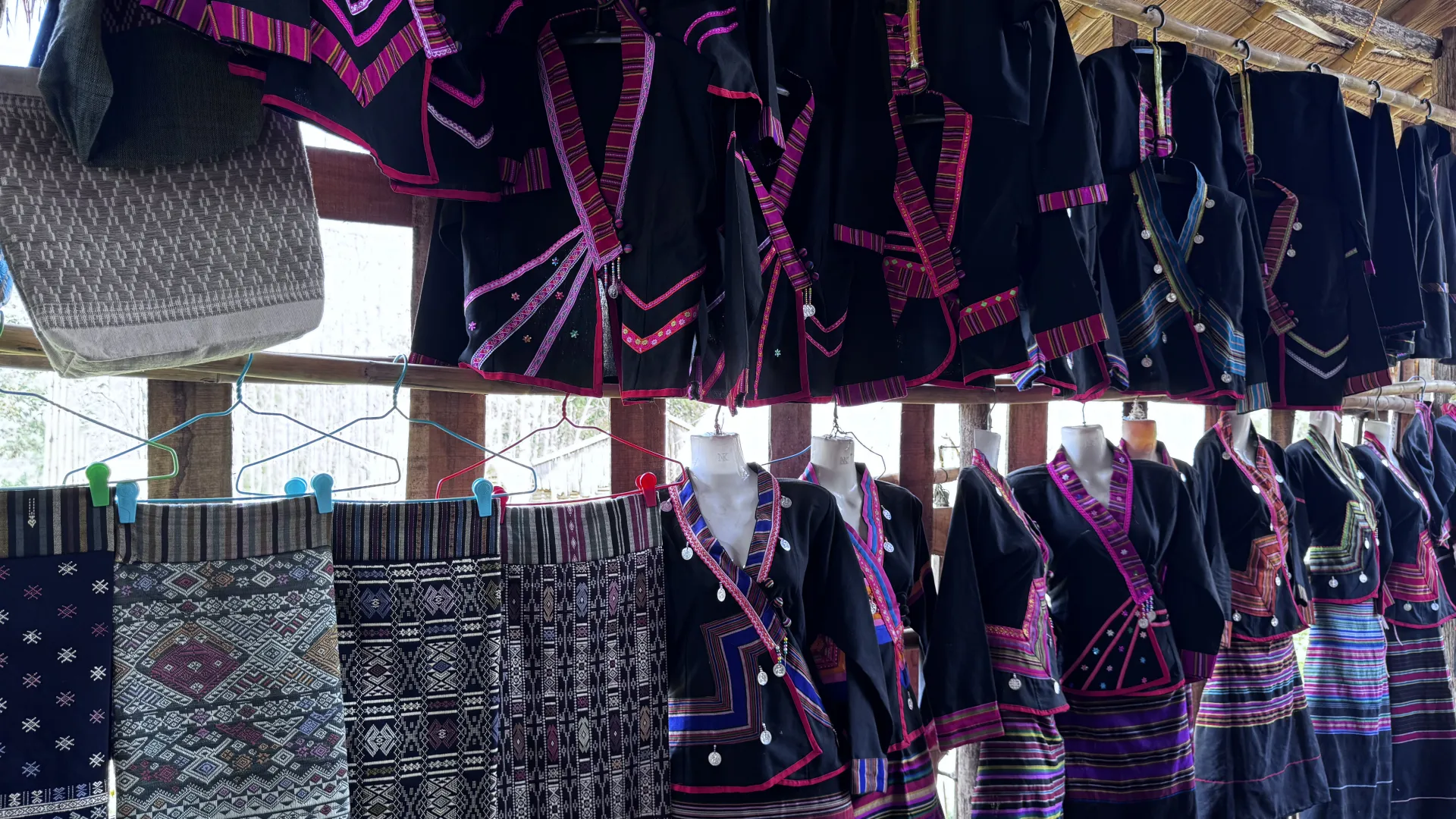 Khmu Exhibition Hall – A Cultural Stop on the Way to Kuang Si Waterfall