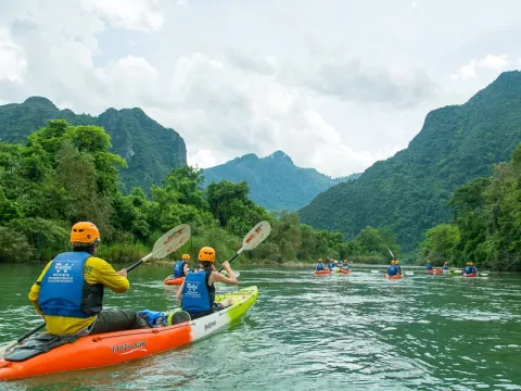 ผจญภัยบนน้ำซองครึ่งวัน, พายเรือคายัค และ ขี่ซิปไลน์