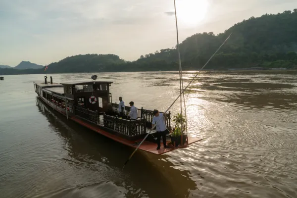 湄公河上的特色午餐游船