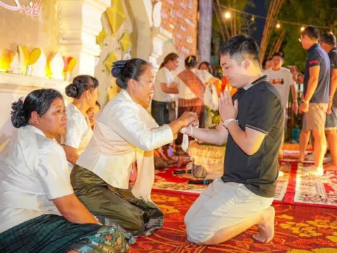 Traditional Offering at Heuanchan Heritage House