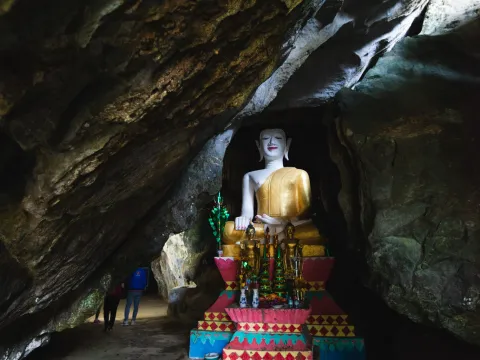 洞穴探险（4个洞穴和蓝湖1）