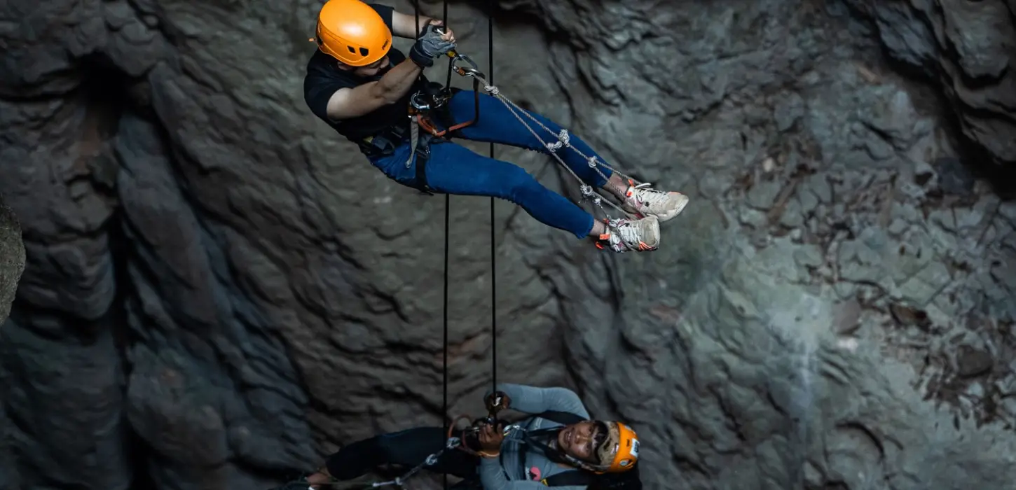Half-Day Tham Pong Cave Abseiling Adventure