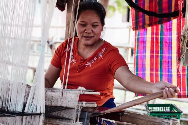 Discover Muang Ngoi and Weaving Village: A 1-Day Boat Adventure