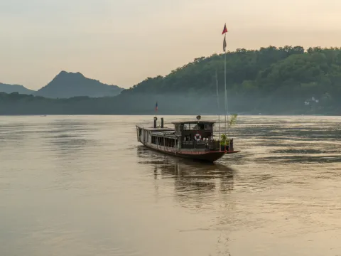 琅勃拉邦日落游船晚餐