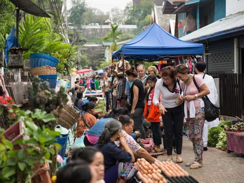 Half-Day Food Tasting at the Morning Market – Luang Prabang
