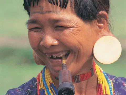 ทัวร์ไฮไลท์ของโบลาเวน & ประสบการณ์การเข้าพักแบบโฮมสเตย์