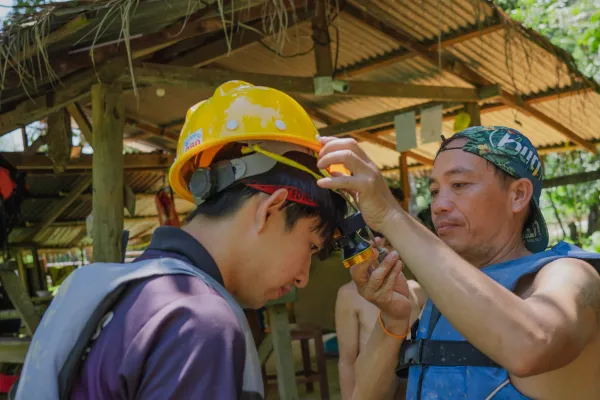 พายเรือคายัค > ถ้ำนางฟ้า > ล่องห่วงยางในถ้ำนอน > อาหารกลางวัน > พายเรือคายัค > บลูลากูน 1 เต็มวัน