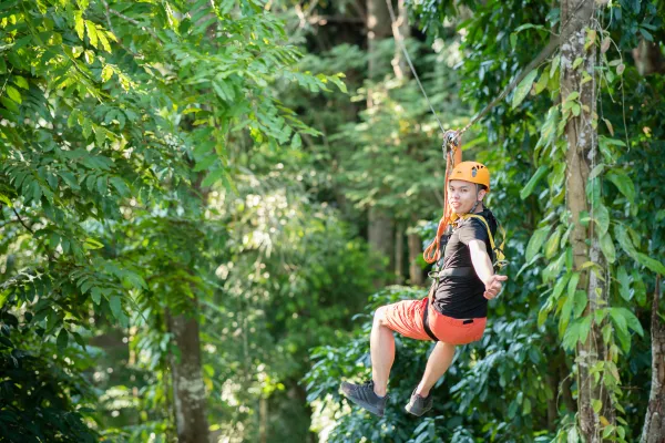 组合项目：绳索课程与滑索冒险